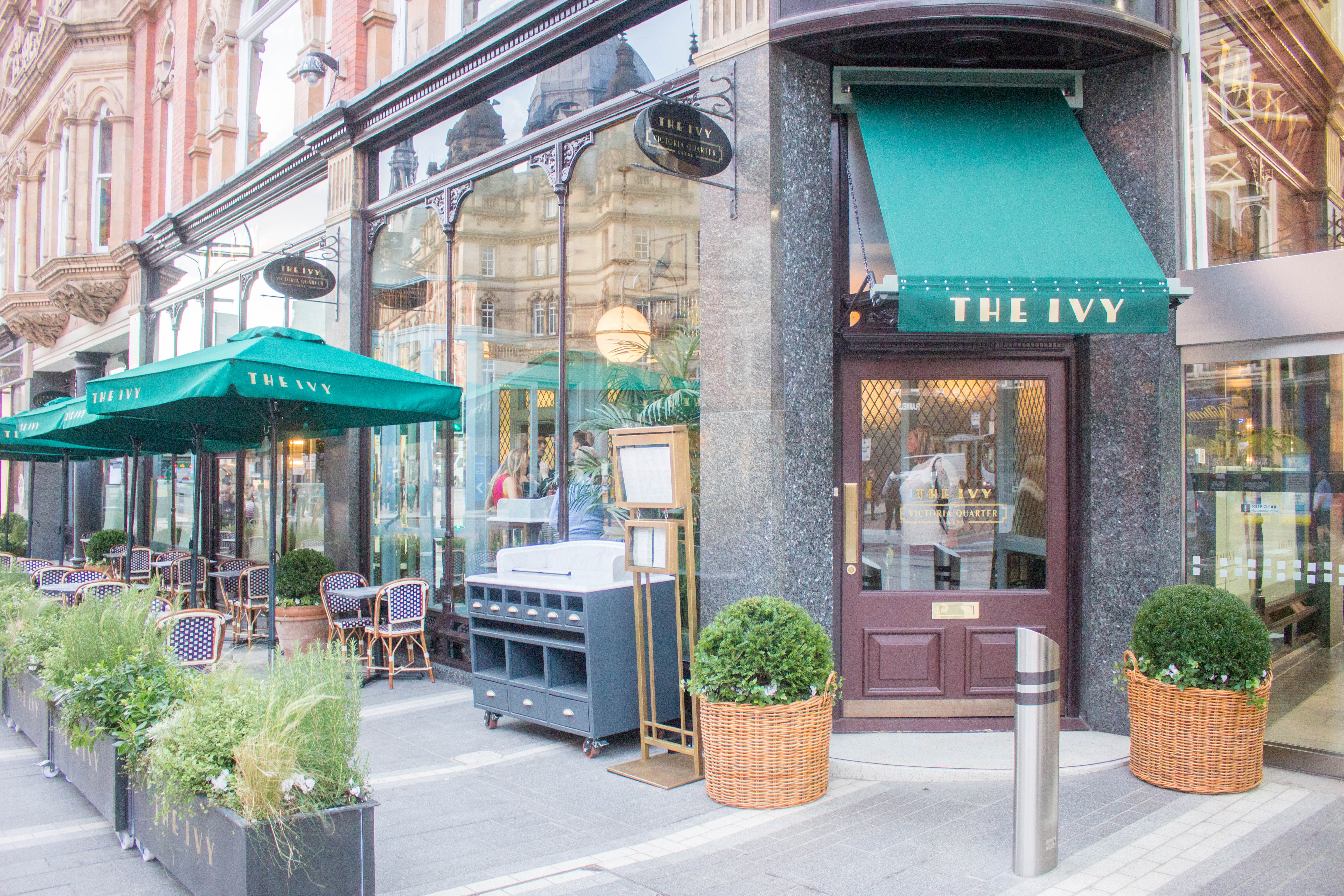 champagne lifestyle the ivy victoria quarter review